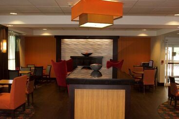 هتل Hampton Inn Ithaca