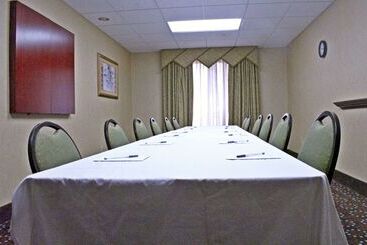 هتل Hampton Inn Ithaca