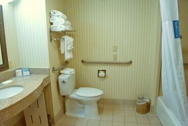 هتل Hampton Inn Ithaca