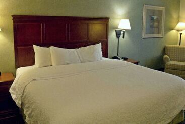 هتل Hampton Inn Ithaca