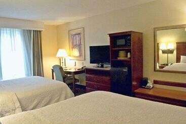 هتل Hampton Inn Ithaca