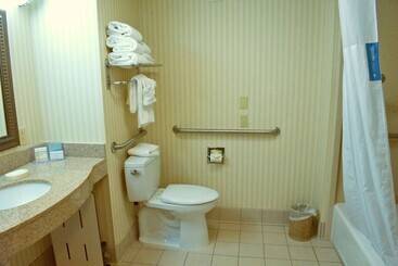 هتل Hampton Inn Ithaca