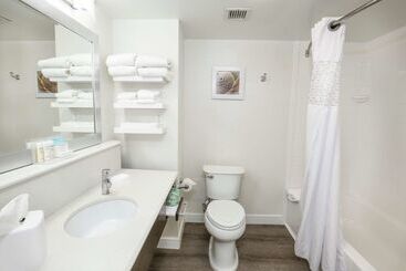 هتل Hampton Inn Jacksonville East Regency Square
