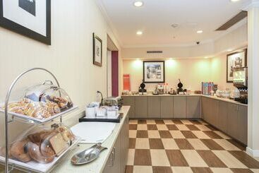 هتل Hampton Inn Jacksonville East Regency Square