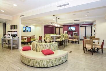 هتل Hampton Inn Jacksonville East Regency Square