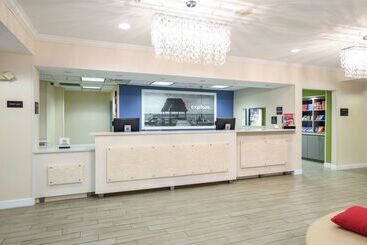 هتل Hampton Inn Jacksonville East Regency Square