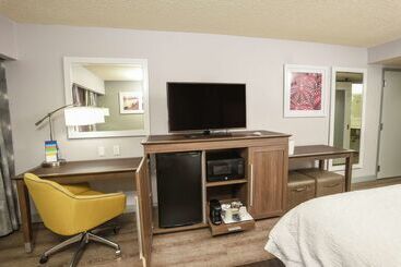هتل Hampton Inn Jacksonville East Regency Square