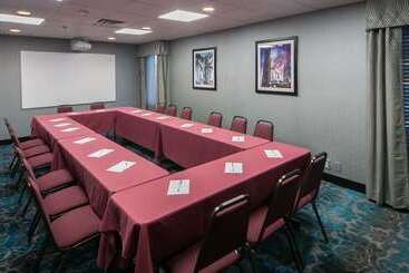 هتل Hampton Inn Lakeland
