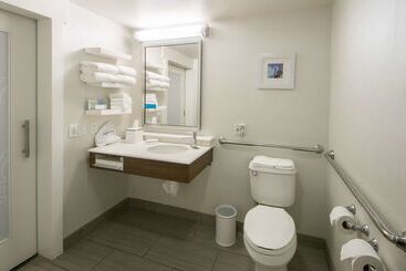 هتل Hampton Inn Lakeland