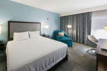 هتل Hampton Inn Lakeland