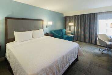 هتل Hampton Inn Lakeland