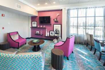 هتل Hampton Inn Lakeland