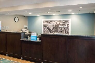هتل Hampton Inn Lakeland
