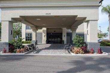 هتل Hampton Inn Lakeland