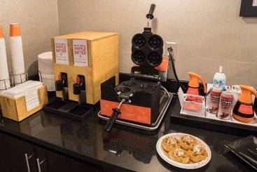 هتل Hampton Inn Lakeland