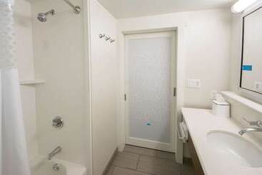 هتل Hampton Inn Lakeland