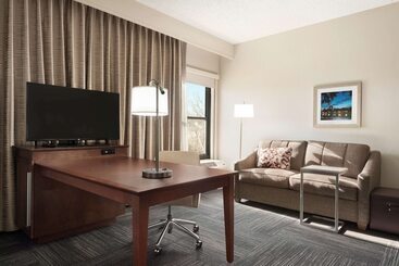 هتل Hampton Inn Lawrence