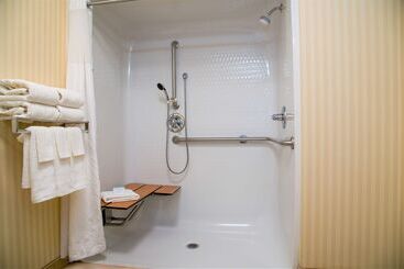 هتل Hampton Inn Lewisburg