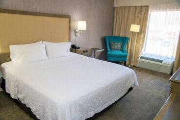 هتل Hampton Inn Lewisburg
