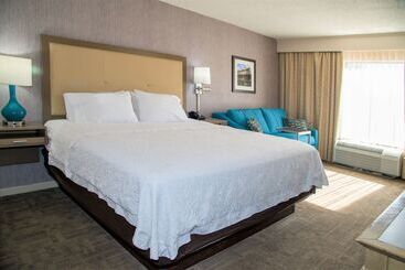 هتل Hampton Inn Lewisburg
