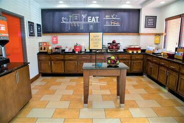 هتل Hampton Inn Lewisburg