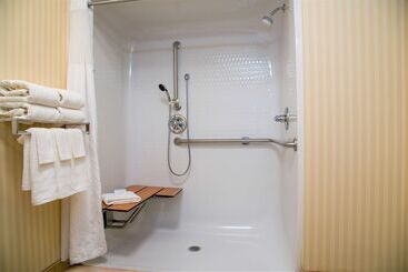 هتل Hampton Inn Lewisburg