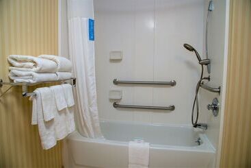 هتل Hampton Inn Lewisburg