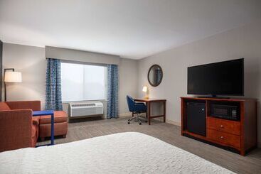هتل Hampton Inn Medford