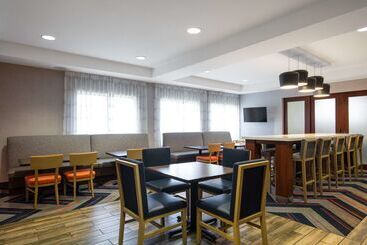 هتل Hampton Inn Medford