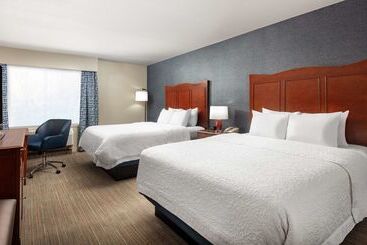 هتل Hampton Inn Medford