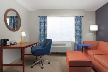 هتل Hampton Inn Medford