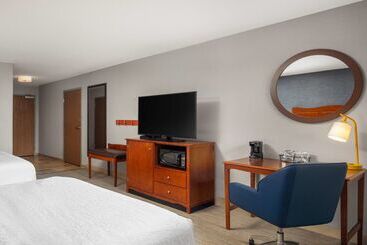 هتل Hampton Inn Medford
