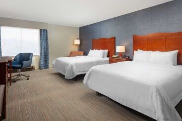 هتل Hampton Inn Medford
