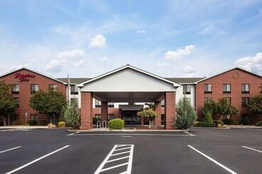هتل Hampton Inn Medford