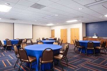 هتل Hampton Inn Medford
