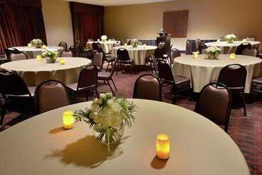 هتل Hampton Inn Medford