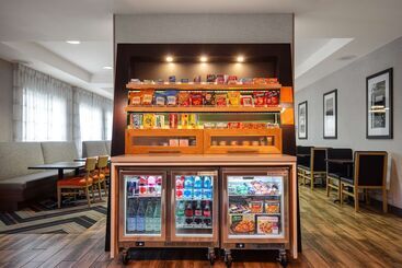 هتل Hampton Inn Medford