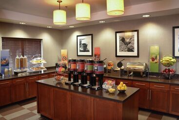 هتل Hampton Inn Medford