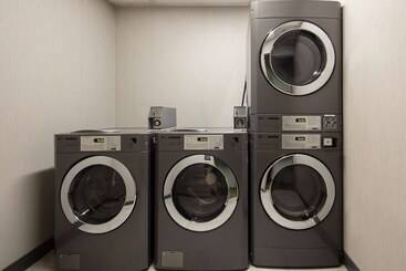 هتل Hampton Inn Medford