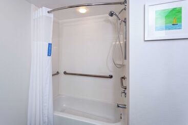 هتل Hampton Inn Melbourne