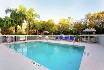 هتل Hampton Inn Melbourne