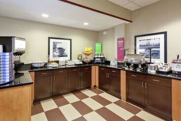 هتل Hampton Inn Melbourne