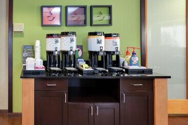هتل Hampton Inn Melbourne