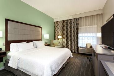 هتل Hampton Inn Melbourne
