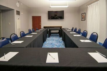 هتل Hampton Inn Metairie