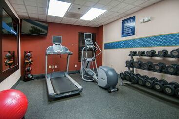 هتل Hampton Inn Metairie