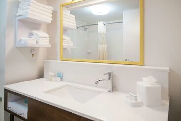 هتل Hampton Inn Metairie