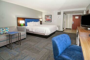 هتل Hampton Inn Metairie