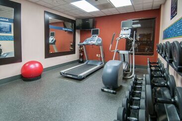 هتل Hampton Inn Metairie