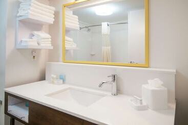 هتل Hampton Inn Metairie